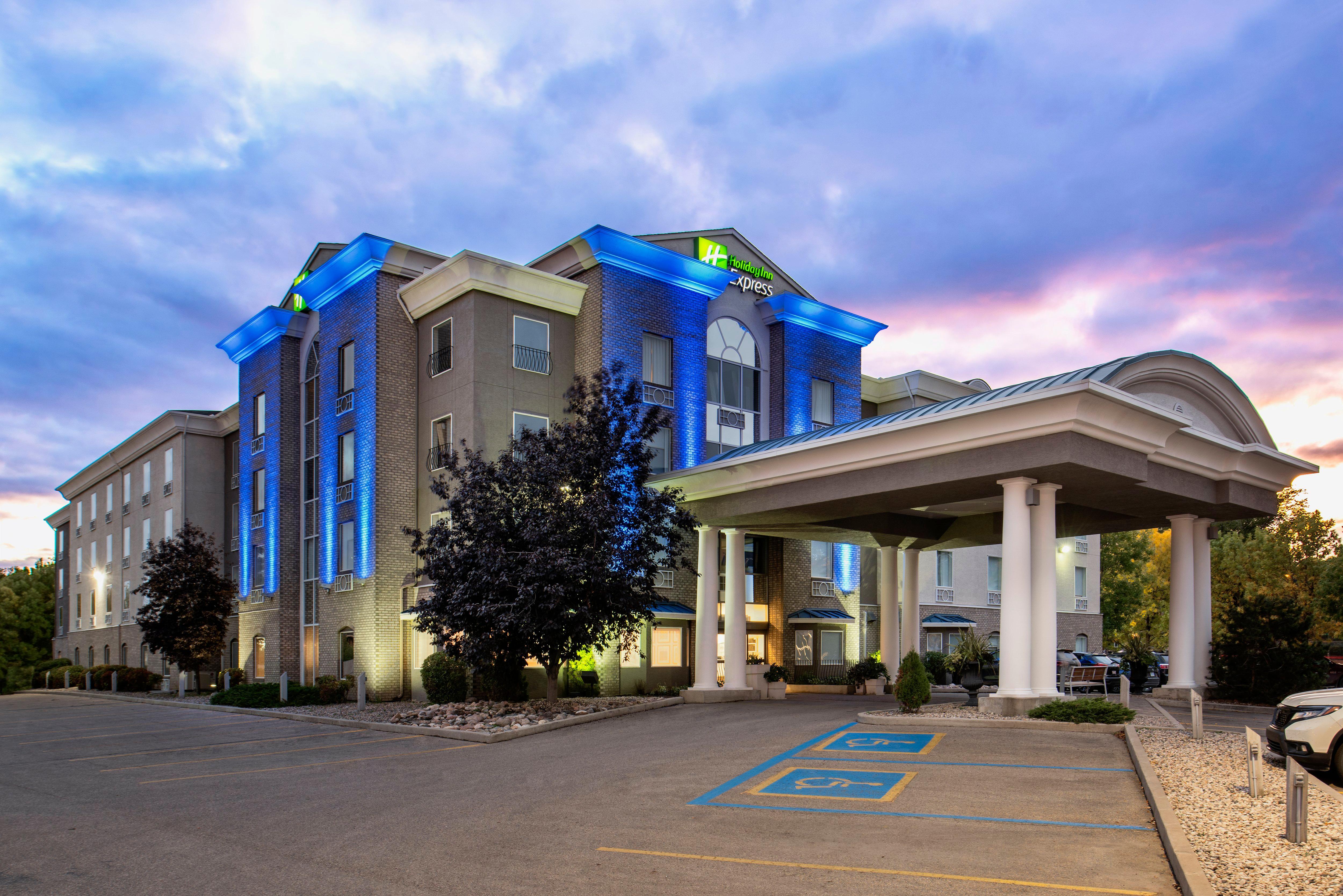 Holiday Inn Express Hotel & Suites Saskatoon, An Ihg Hotel Exterior photo